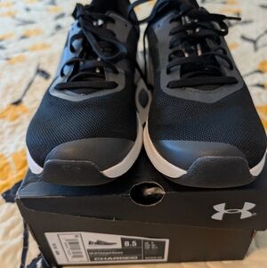 NW Box Under Armour UA W Charged Aurora BLK/WHT SZ 8.5